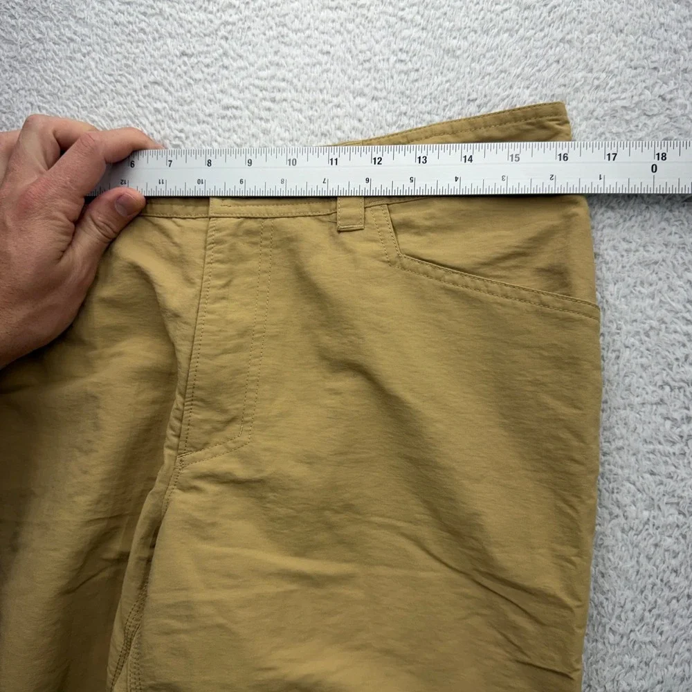 The North Face Mens Tan Horizon Hiking Shorts Size 30 Nylon Lightweight Outdoor